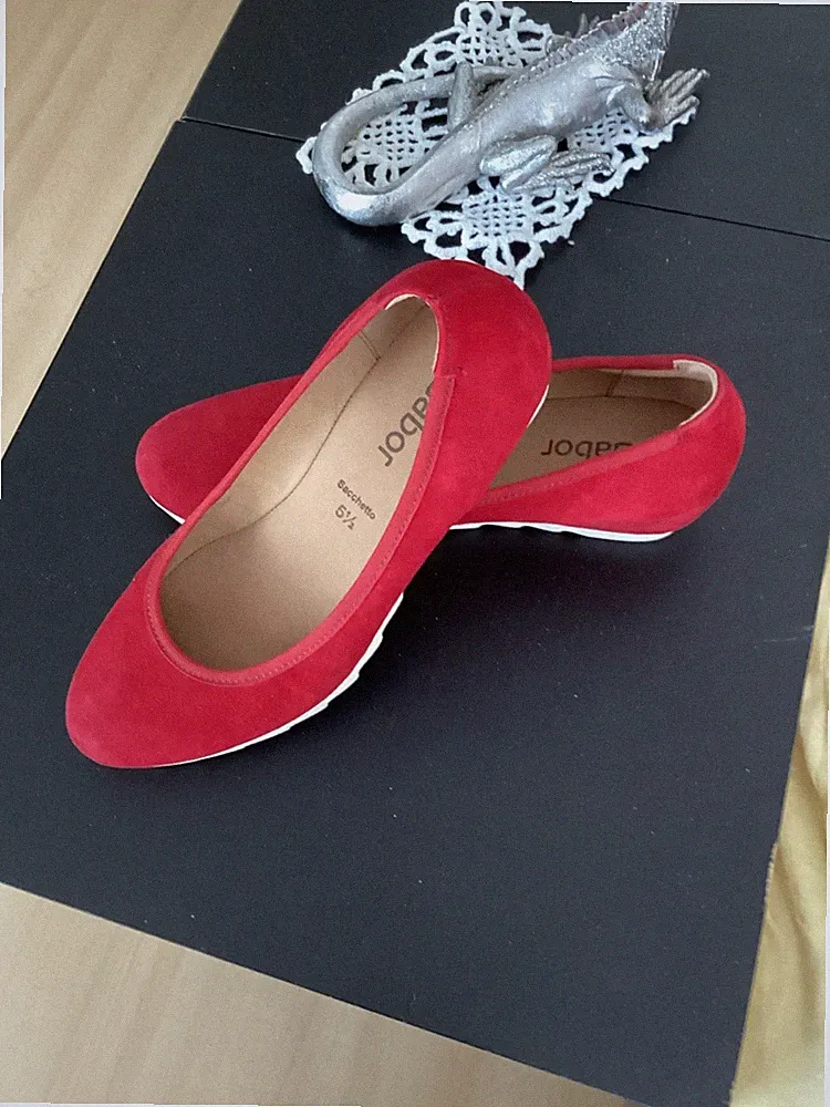 Gabor Damenballerina mit Keilabsatz in Rot , Velours Leder , Gr. 5,5 Ungetragen