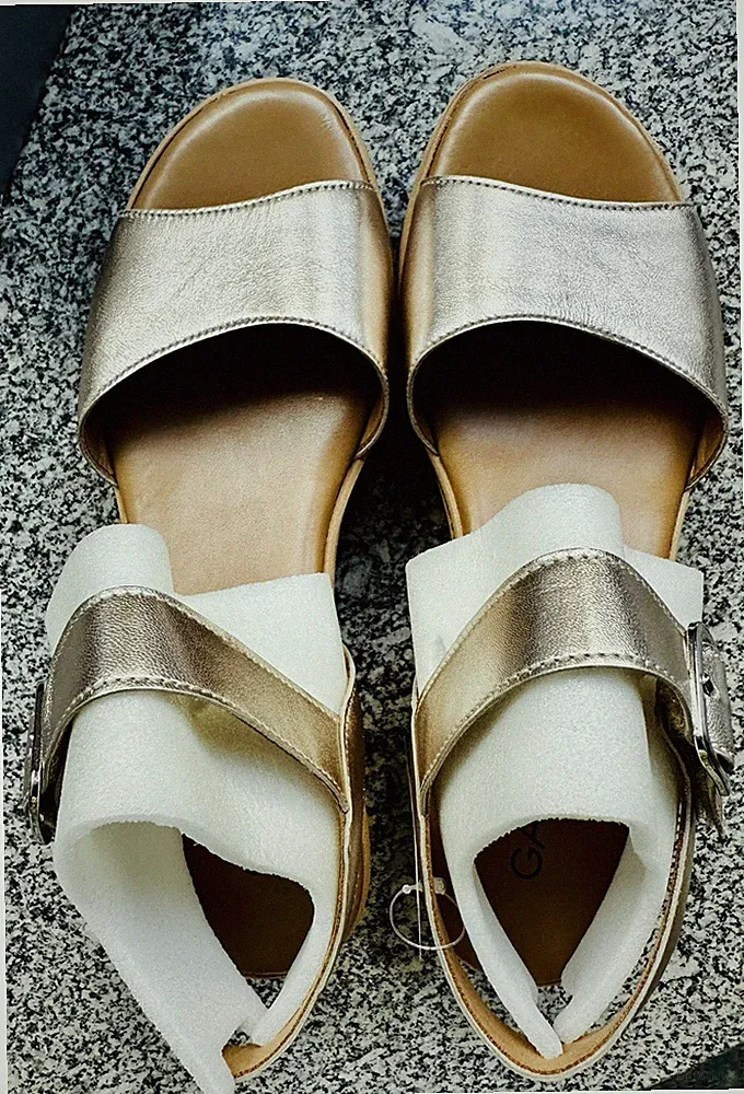 Gabor Sandalen gold 40 Neu mit Etiketten 7 cm Keilabsatz
