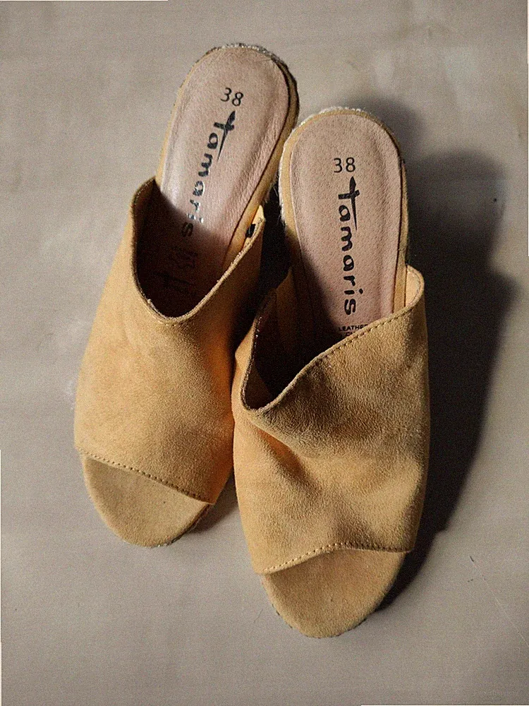 Gelbe Sandalen mit Keilabsatz Gr. 38 von Tamaris Damen