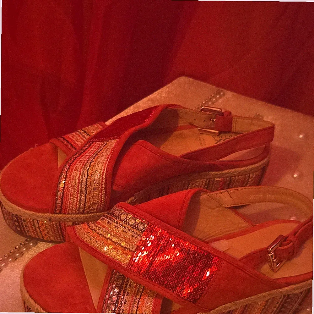 GEOX Damen Keilabsatz-Riemchensandalen Leder Schnalle rot/multicolor 38