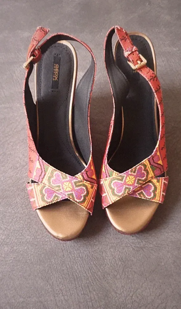 Geox Damen Sandalen Keilabsatz Riemchen geometrisch mehrfarbig EU 40