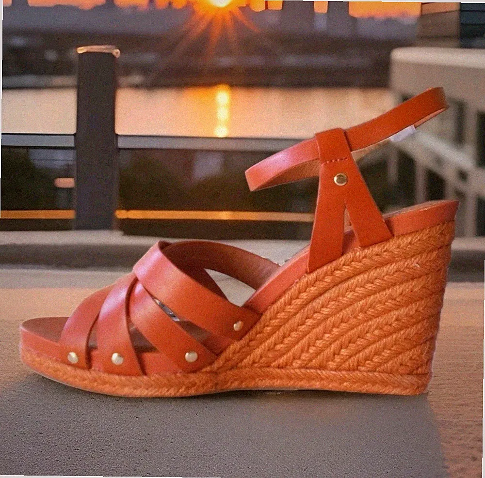 Geox Damen Sandalen Keilabsatz Victory Smooth Leather, Leder braun gebacken, n39,5