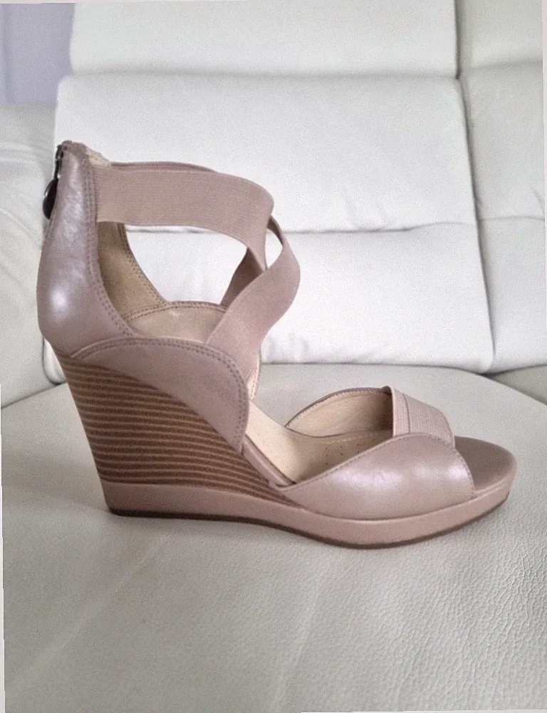 Geox Leder Keilsandalen Damen Beige Gr.40 Guter Zustand