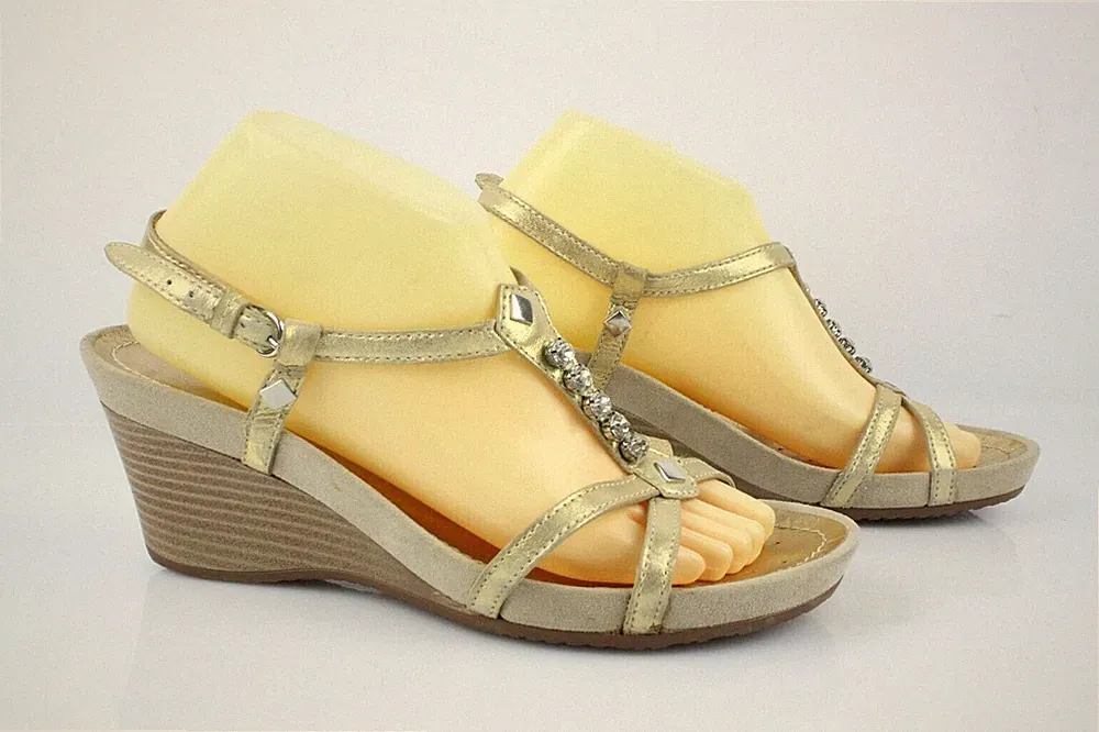 Geox Sandalen Keilabsatz Goldene Leder Schuhe T 41 Guter Zustand