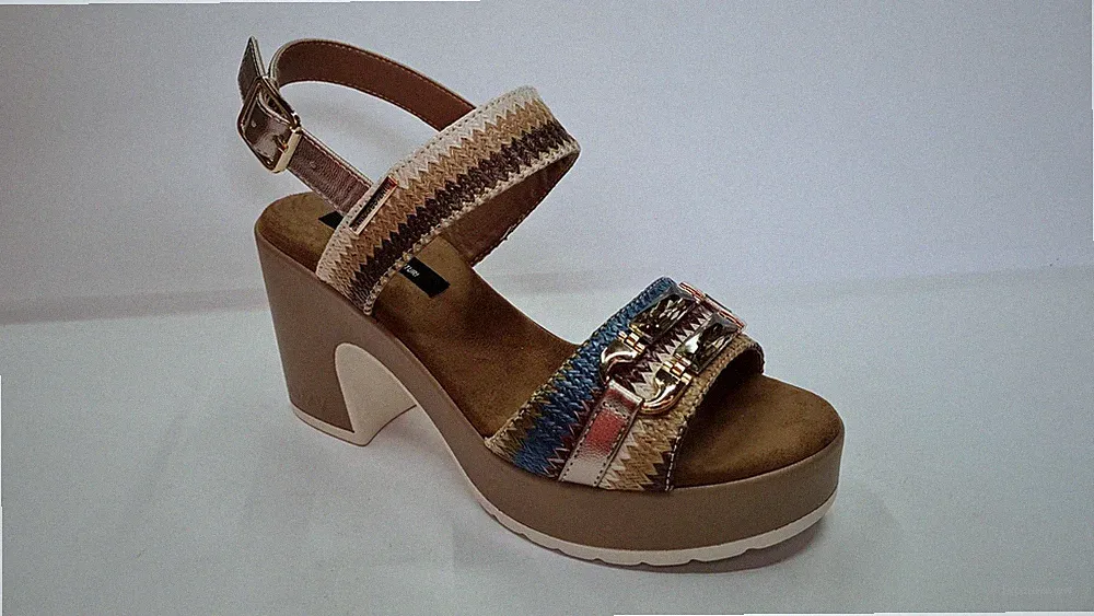 GianMarcoVenturi Damen Sandalen aus Raffia und Kunstleder mit Accessoire - Mehrfarbig