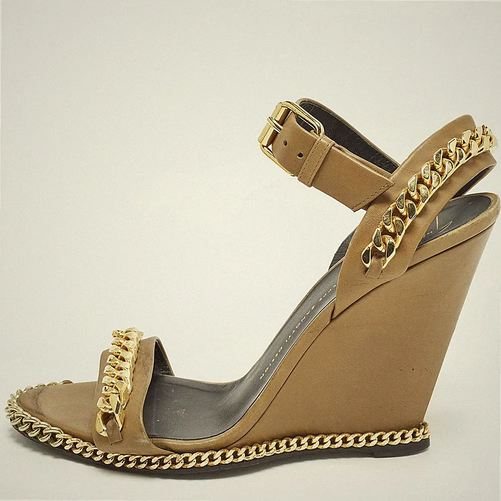 Giuseppe Zanotti Sandalen Größe 41 Braun Leder Kettendetail Keilabsatz