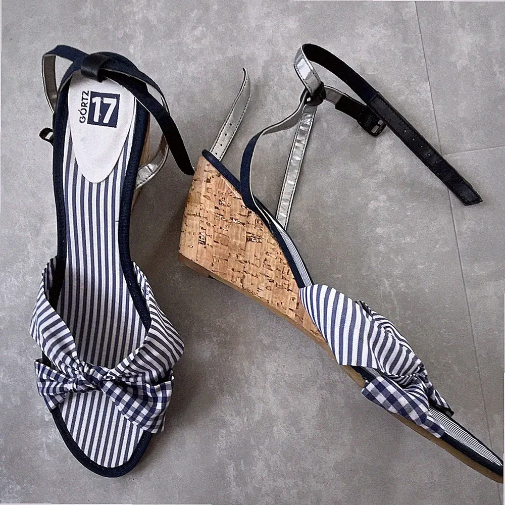 Görtz 17 Damen Riemchen-Sandalen blau/weiß gestreift Schleife Keilabsatz Gr.40,5