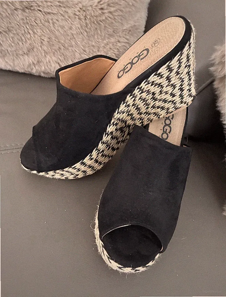 Gogo Sandaletten Pantoletten Wildleder Optik Keilabsatz Wedges 39