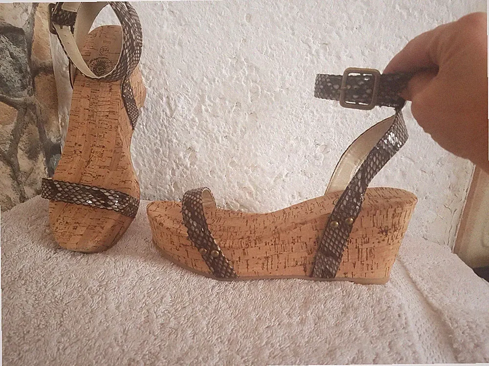 Gr. 37 Damen Sandaletten Sandalen Schuhe Keilabsatz 7,5 cm