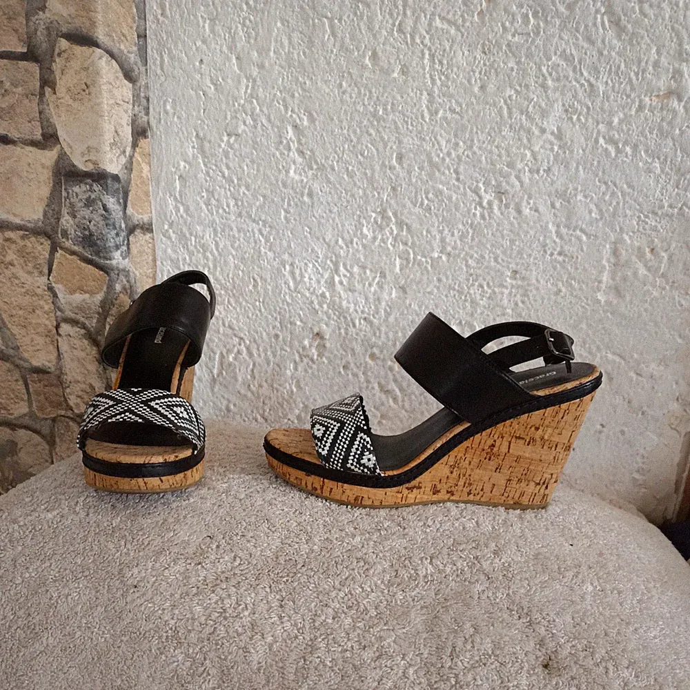 Gr. 38 Damen Sandaletten Sandalen Schuhe Keilabsatz 10,5 cm