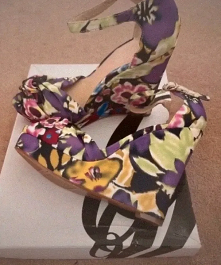 Gr. 5 Nine West Keilsandaletten geblümt offene Zehenpartie Fesselriemchen High Heels