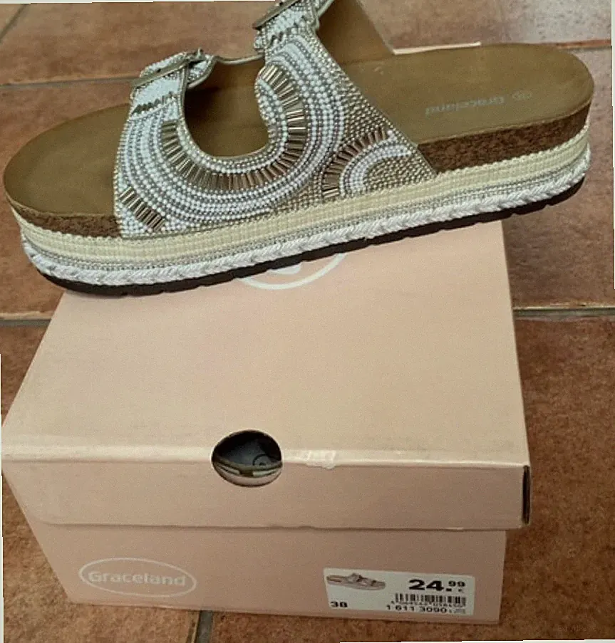 Graceland Damen Sandalen Keilabsatz Bestickt Beige Weiß Textil Schnalle Größe 38