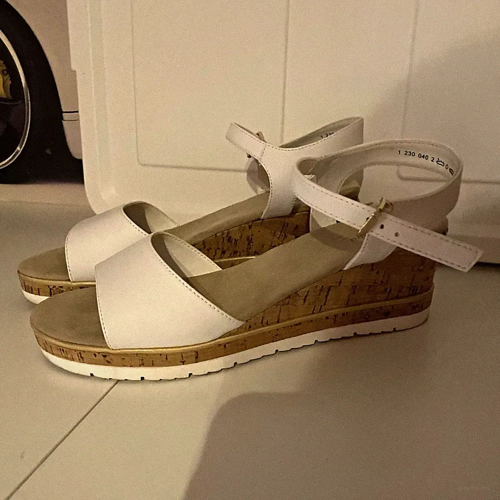 Graceland Damen Sandalen Weiß Riemchen Kunstleder Keilabsatz Schnalle EU 39