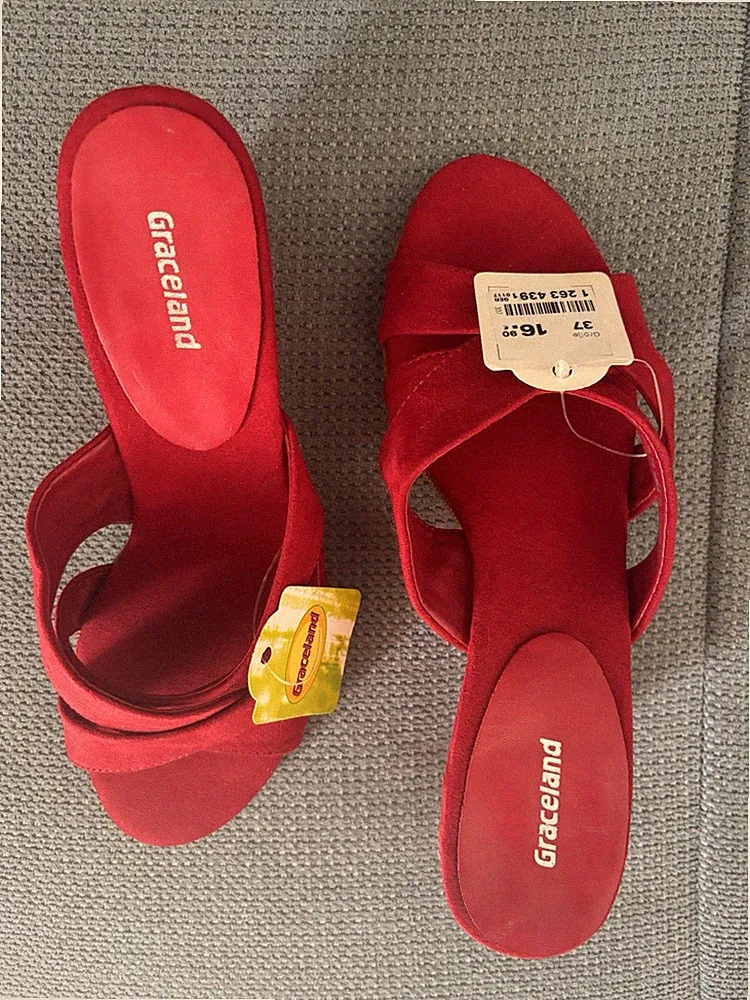 Graceland rote Sandalen mit Keilabsatz Gr. 37