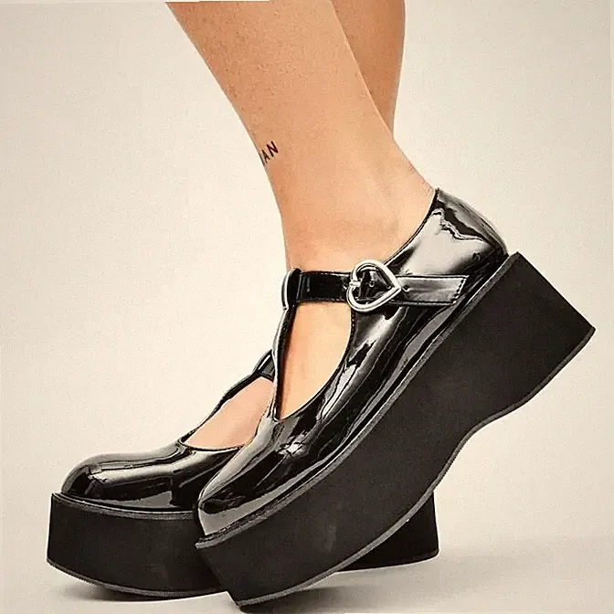 Grobe Plateau Sandalen UK 8 / 41 Koi Vegan Moreno Schwarz Kunstleder
