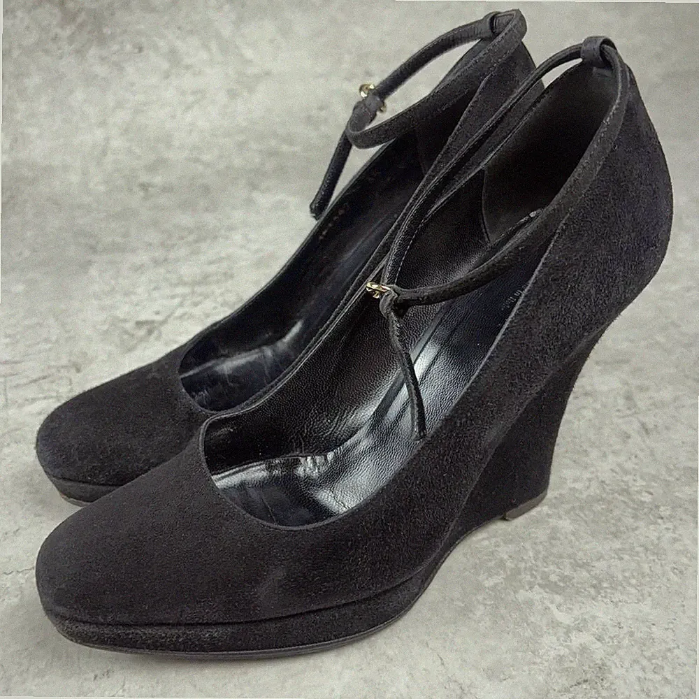 GUCCI Keilsohle Sandalen Pumps Wildleder Knöchelriemen Größe 35 Schwarz GEBRA...
