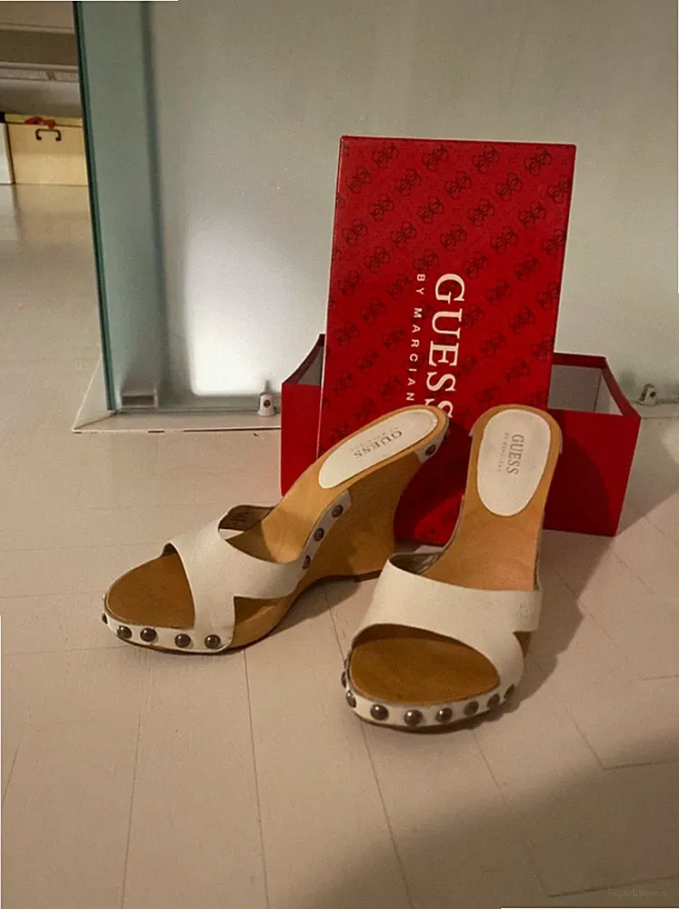 Guess Damenschuhe mit Keilabsatz