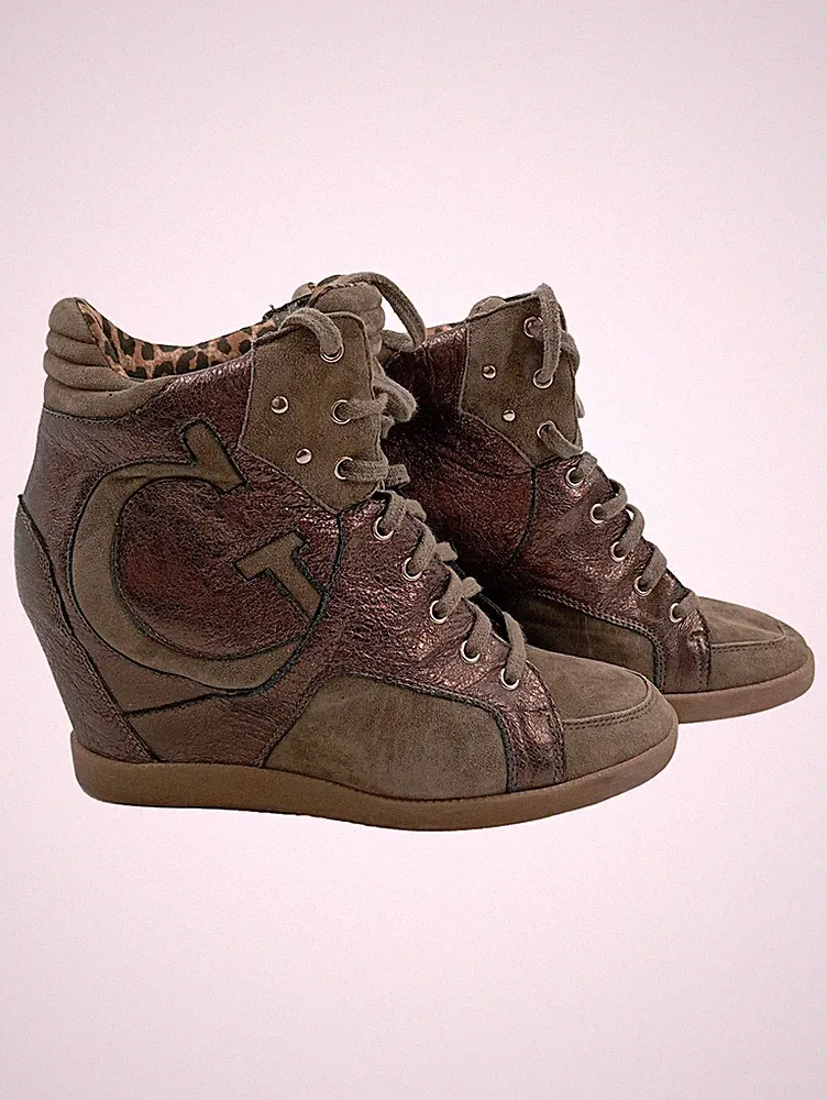 GUESS Sneaker High Keilabsatz Leo Futter Metallic Khaki Gr.41