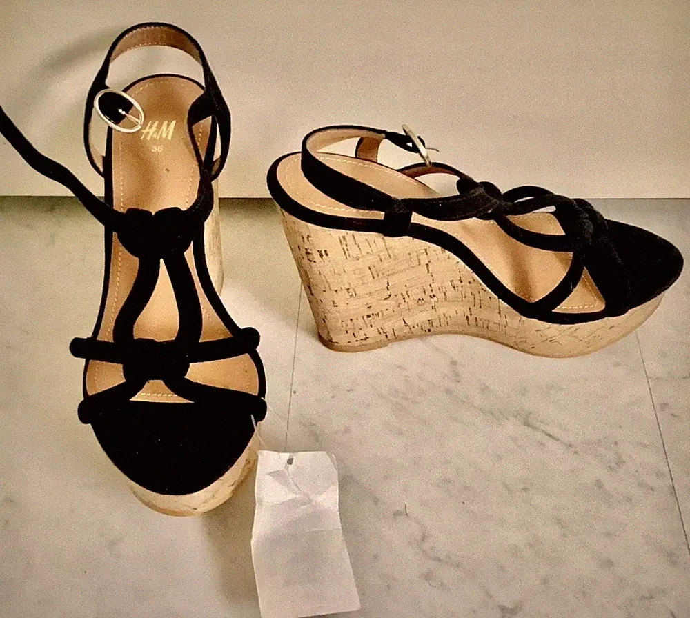 keilabsatz sandalen damen schwarz