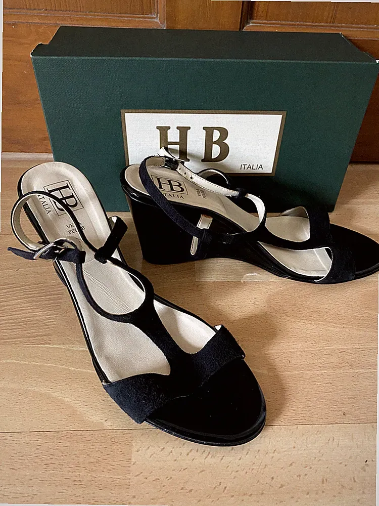 HB Italia Sofia Sandalen schwarz Lack Keilabsatz Schuhe UK 8 EU 41 neu mit Karton