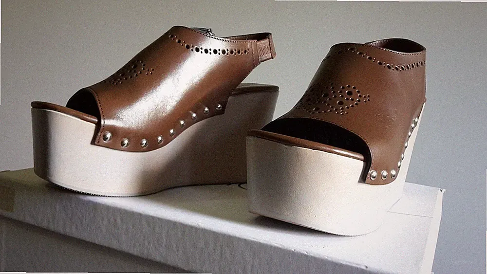 HIGH use Claire Campbell Sandalen Leder Braun Keilabsatz Wedges Platform 37 NEW BOX