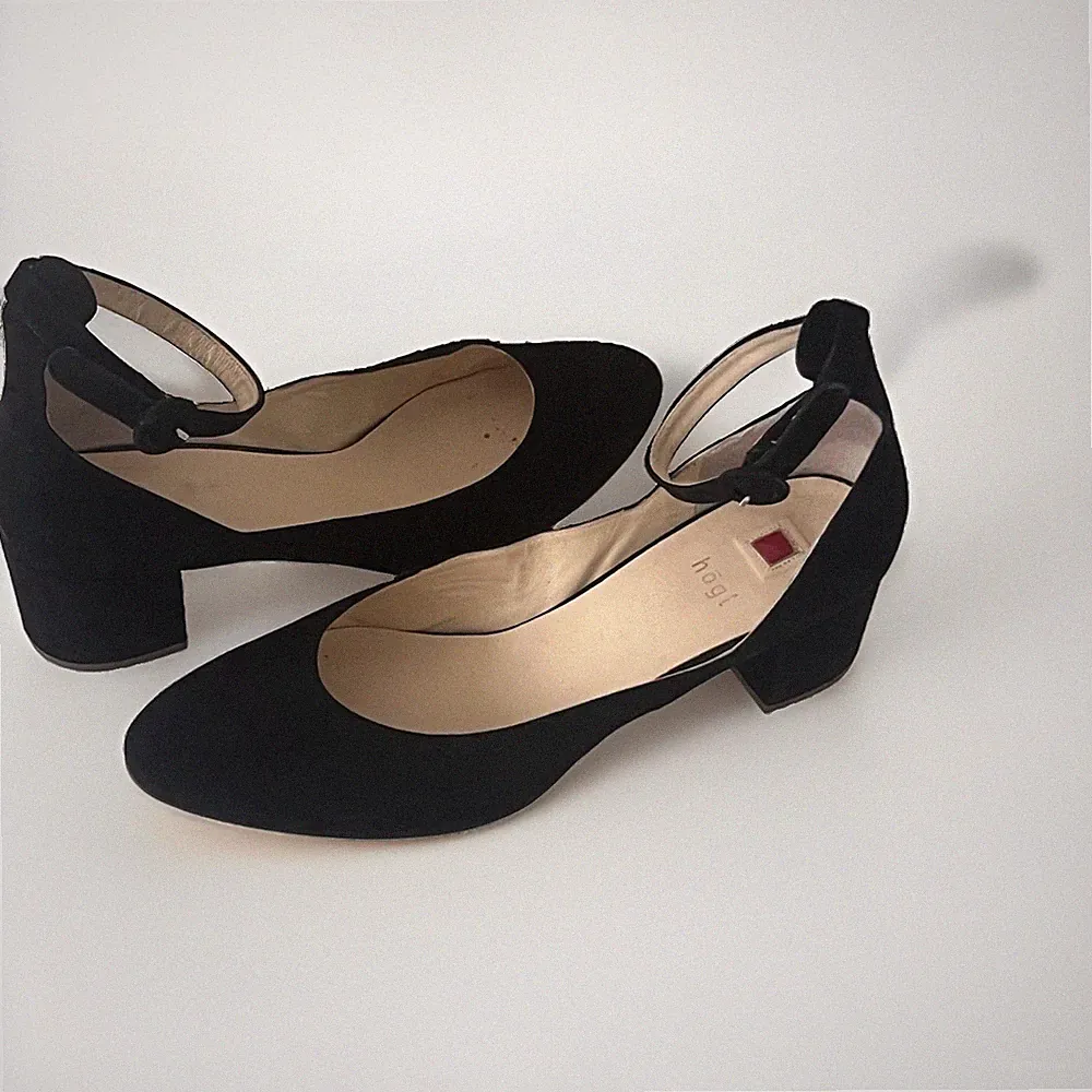 Högl Riemchen Pumps mit Blockabsatz Wildleder Gr. 41 Schwarz Neuwertig NP 130