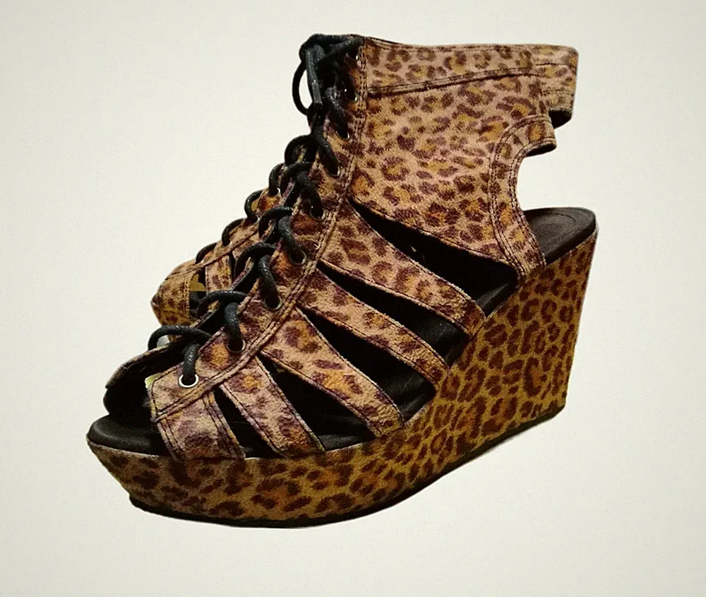 Hohe weiche Plateau Keilabsatz Knöchel-Sandaletten mit Leoparden-Druck..Gr. 37