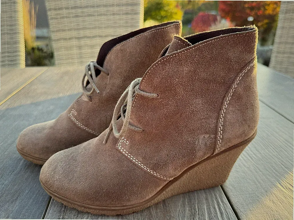 Hot ICE Stiefelette Nubuk Leder hellbraun Keilabsatz 8 cm Gr. 39