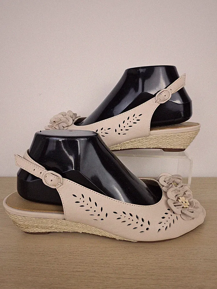 Hotter Betsy Damen-Sandalen niedriger Keilabsatz Fersenriemen UK 5,5 SEHR GUTER ZUSTAND extrabreite Passform beige