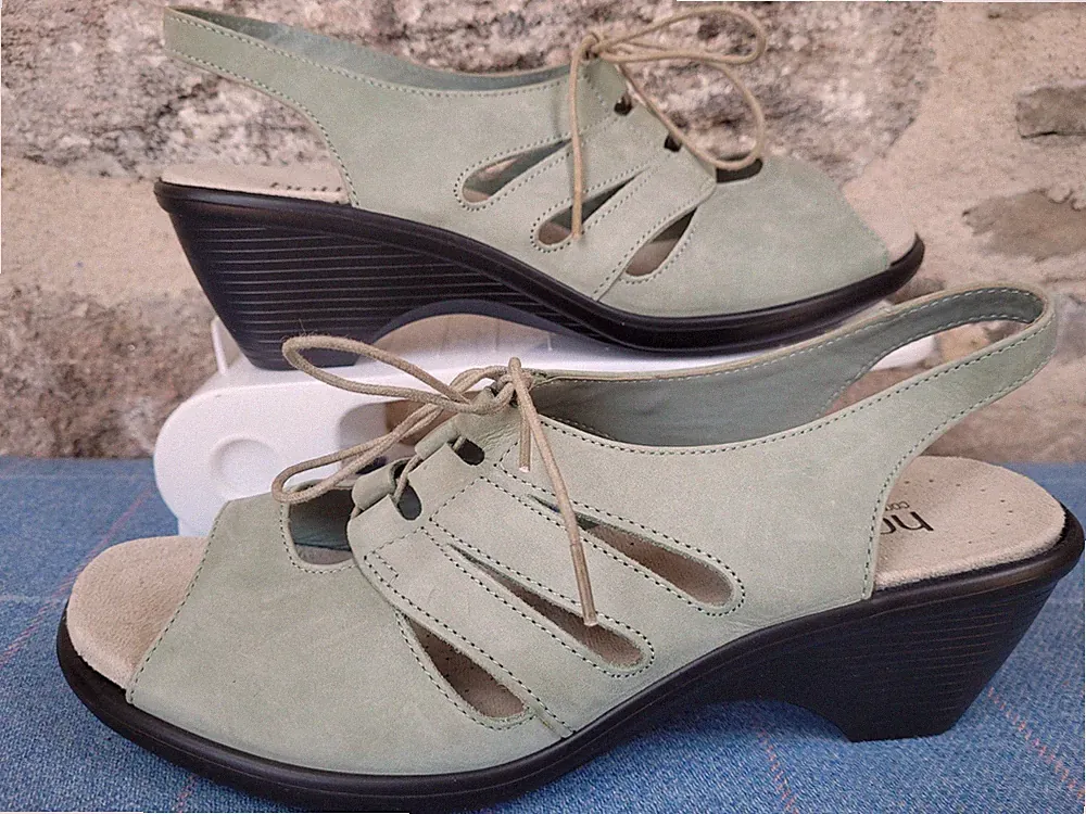 Hotter Papaya Comfort Concept Damen-Keilsandalen grün salbei Größe UK 7 Wildleder