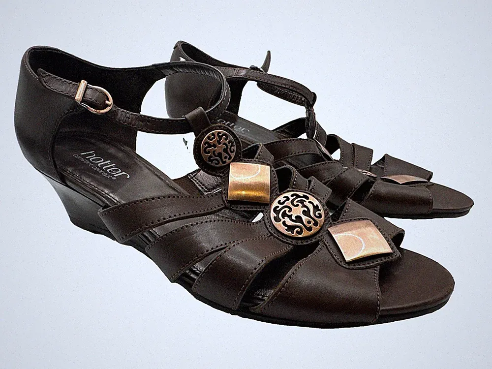 Hotter Surabaya braune Leder-Sandalen Schuhe Riemen Schnalle Keilabsatz UK 5,5