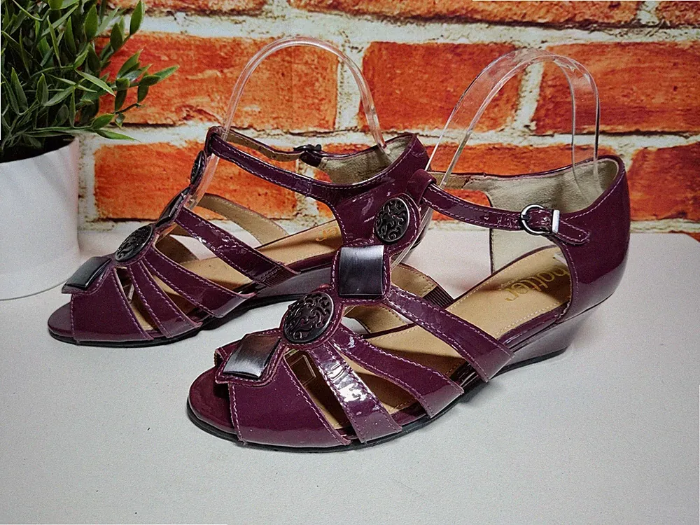 HOTTER SURABAYA DAMEN-SANDALEN UK 4 EU 37 STD WEINROT LACK T-RIEMEN KEILABSATZ