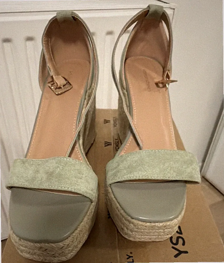 Ideal Shoes Damen Keilsandalen Plateau Knöchelriemen Grün/Beige EU 41