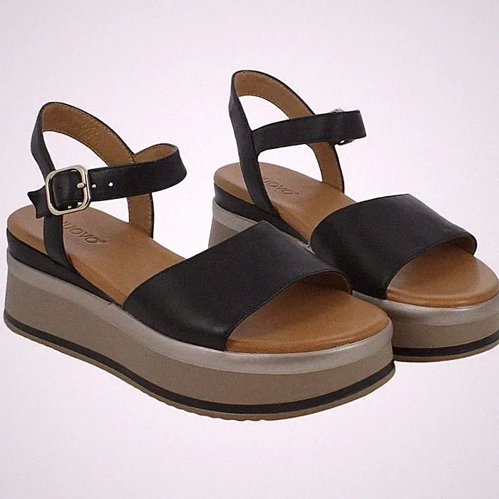 Inuovo- Sandale Frauen Wedges Tricolor Und Band Schwarzes Leder