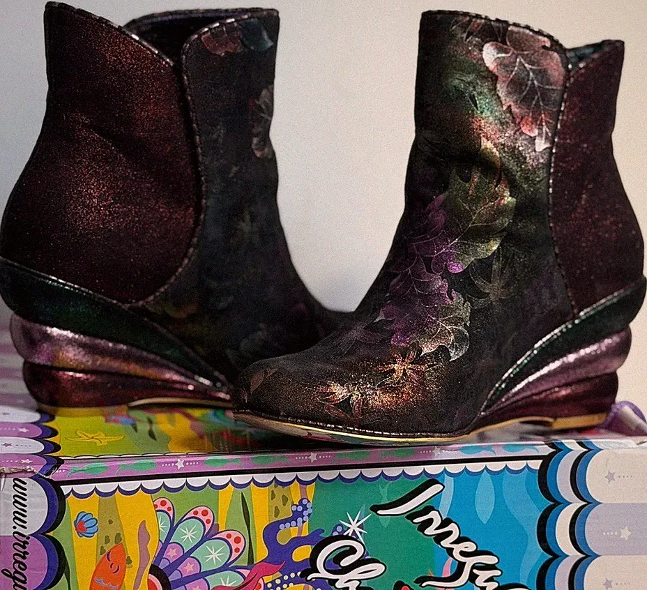 Irregular Choice Stiefeletten Damen Vote Iridescent Metallic Keilabsatz UK5 EU38
