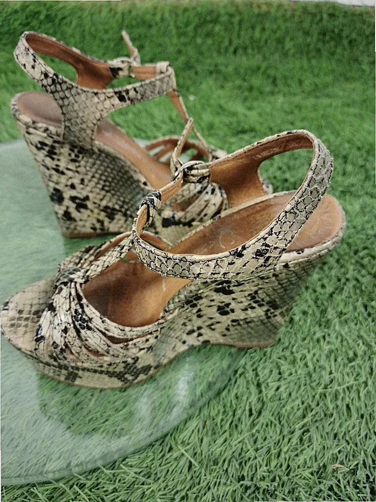 JEFFREY CAMPBELL DAMEN KEILABSATZ SANDALEN N 36 FARBE PYTHON