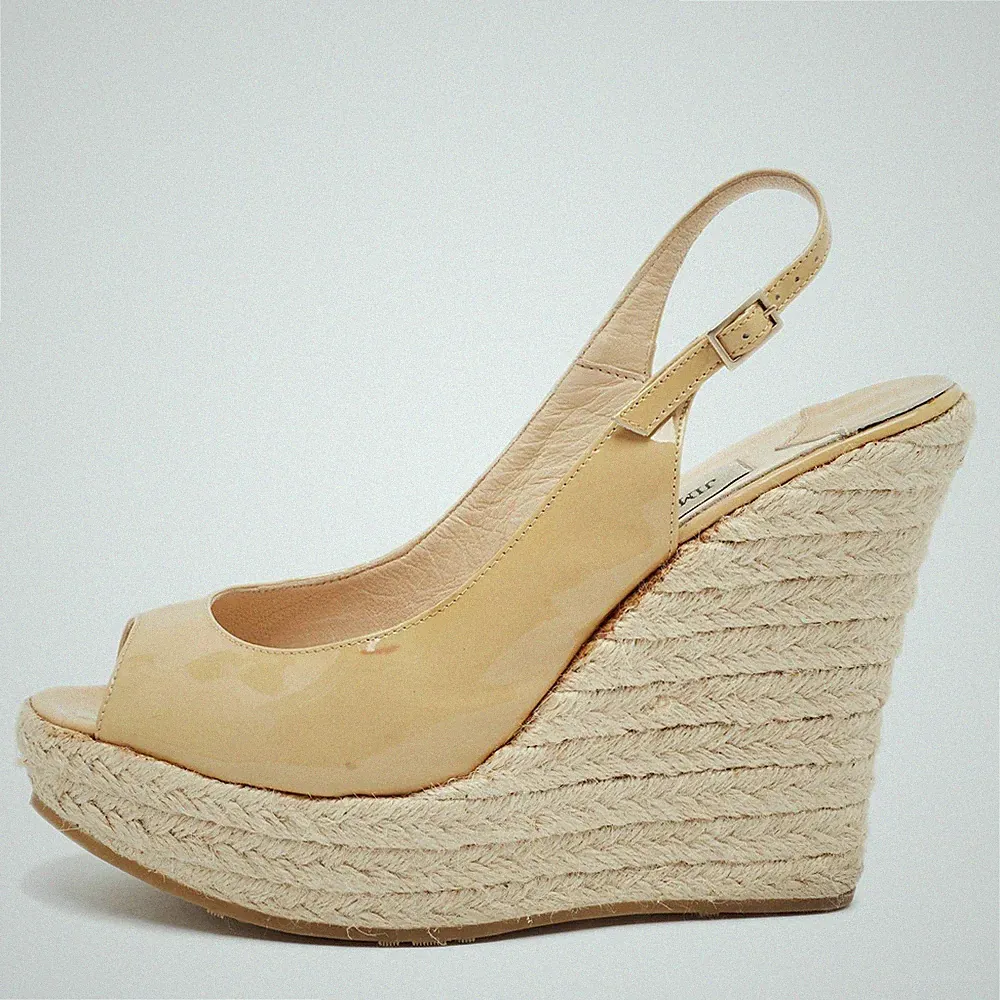 Jimmy Choo Gr. 38 Beige Lackleder Espadrille Keilabsatz Slingback Sandalen