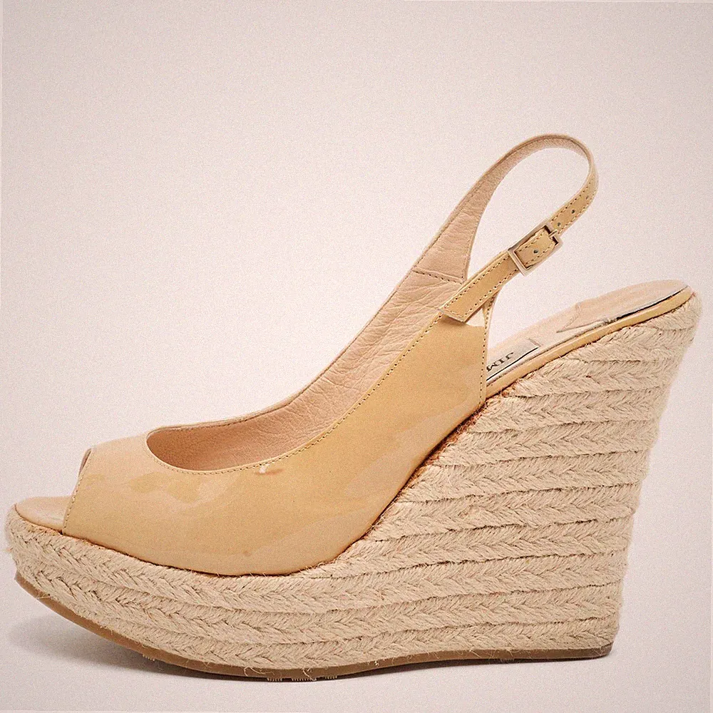 Jimmy Choo Gr. 38 Beige Lackleder Espadrille Keilabsatz Slingback Sandalen