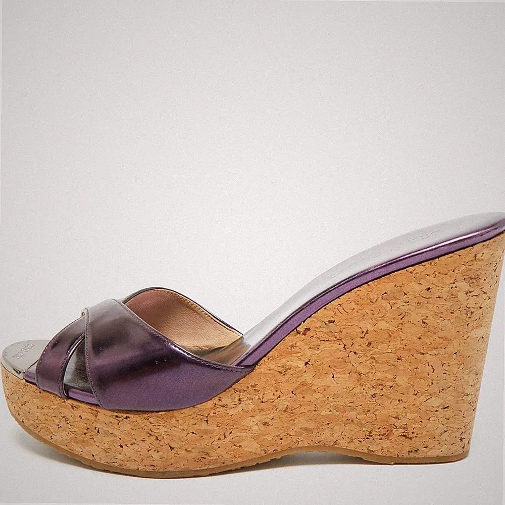 Jimmy Choo Parfum Gr. 41 Lila Lackleder Kork Plateau Keilabsatz Sandalen