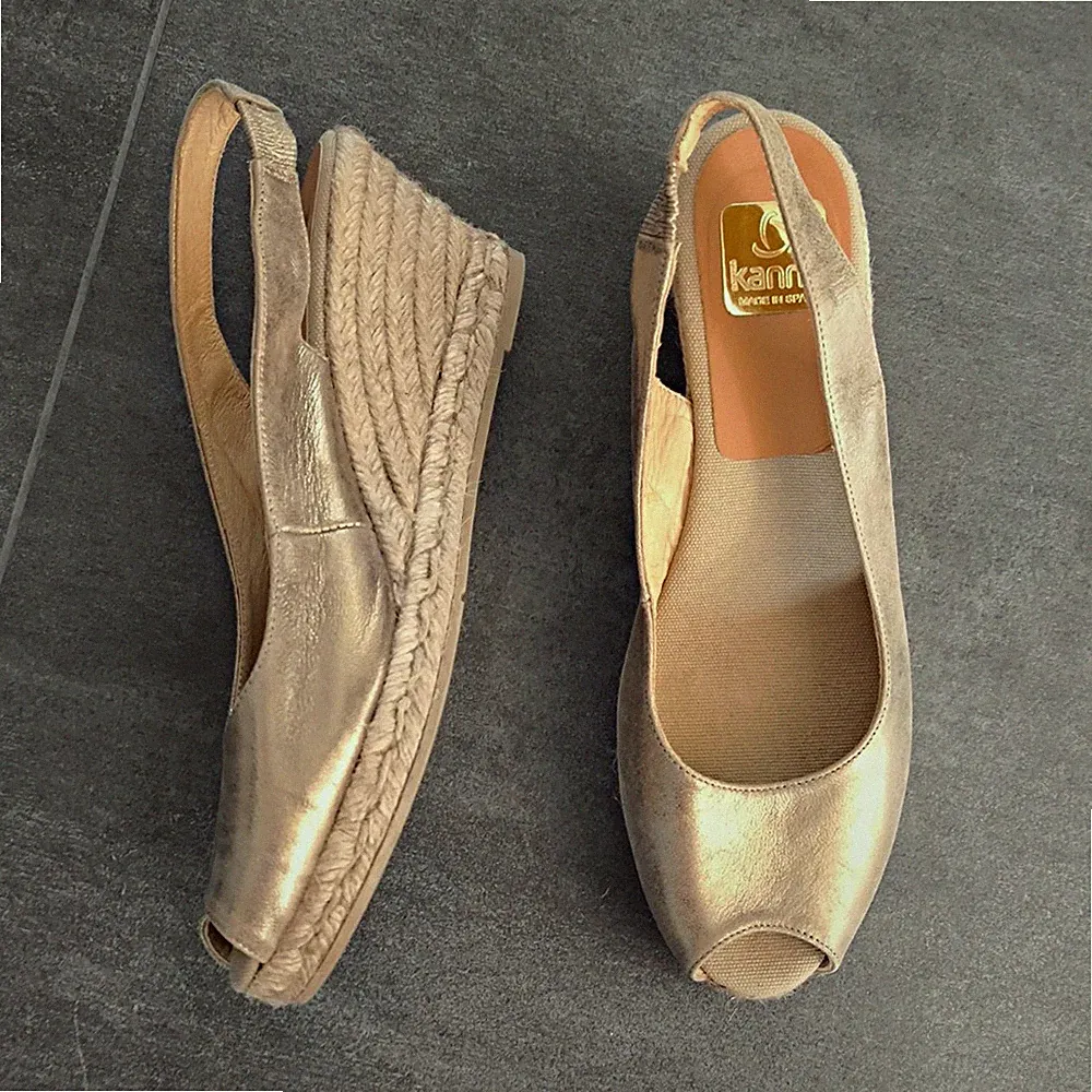 KANNA Damen Slingback Sandalen Leder EU 40 Gold Keilabsatz mittel