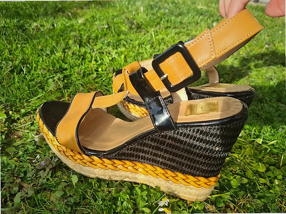 sandalen schwarz mit keilabsatz