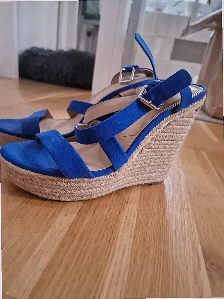 Keilabsatz Sandalen