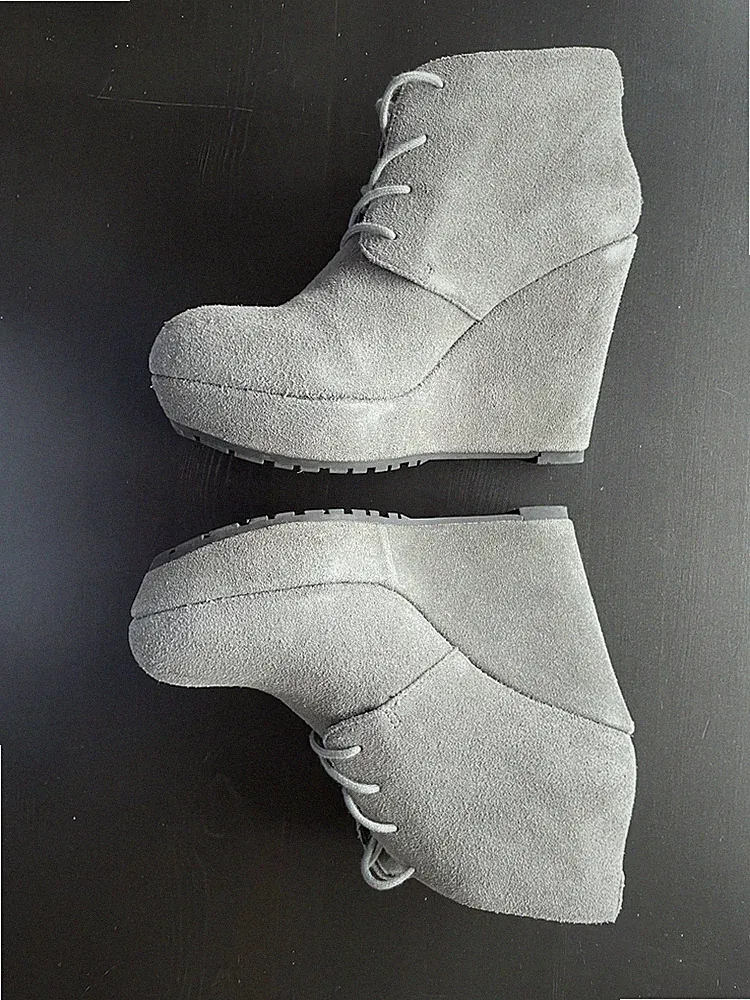Keilabsatz Stiefel in grau von Aldo in Gr. 40 mit Schnürung, echt Wildleder