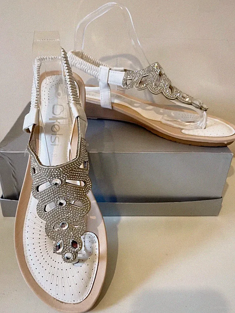 Kelsi ZEHENSTEG-SANDALEN WEISS STRASS & SCHMUCKBESATZ KEILABSATZ GRÖSSE 8/42