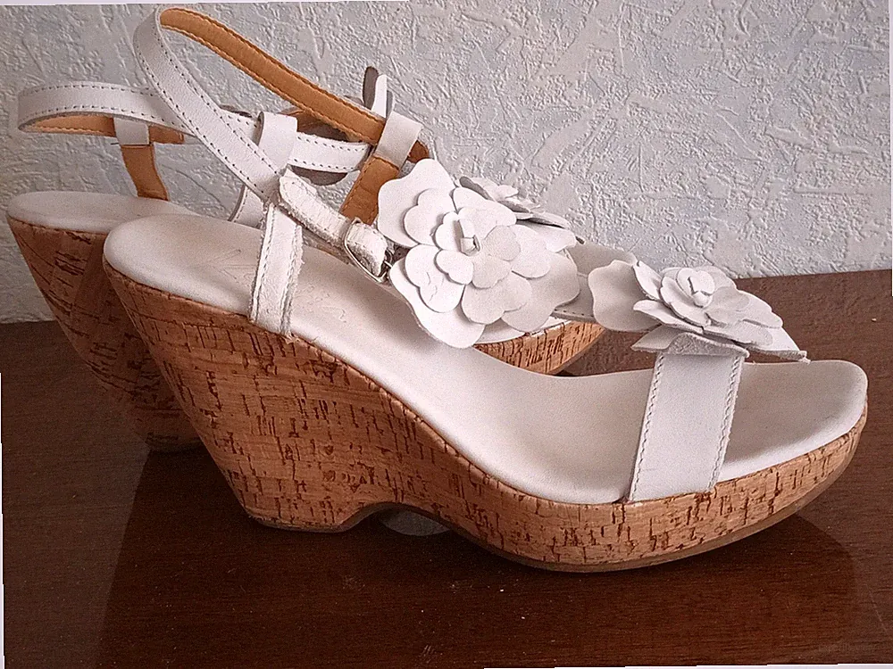 KENTIA Damen-Plateausandalen weiß Leder Kork Keilabsatz Größe 8/UK 6/EUR 39