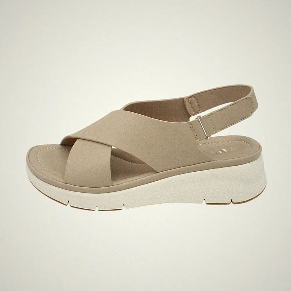 Keys leichte Damen Sandalen mit Keilabsatz Gummi Kreuzbänder K12351 Haselnuss