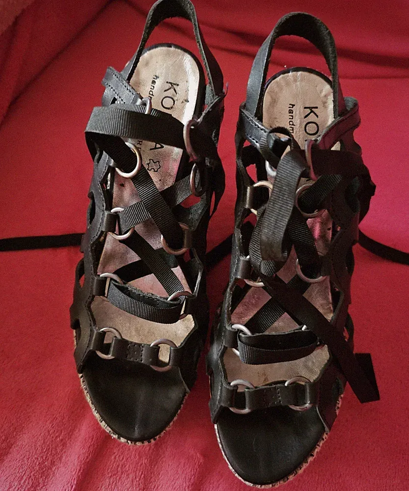 Kokka Plateau Keil Absatz glitzer Sandalen Gr. 37 Leder schwarz Sommer Urlaub