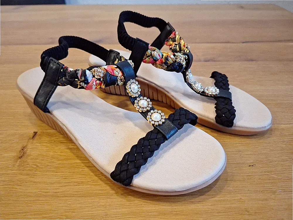 Kreuzgebundene Sandalen, mit Gummizug, Schwarz, Größe 40, *NEU*