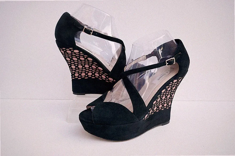 L.K.BENNETT REA SCHWARZE PEEPTOE-SANDALEN AUS WILDLEDER MIT PLATEAU UND KEILABSATZ UK 6