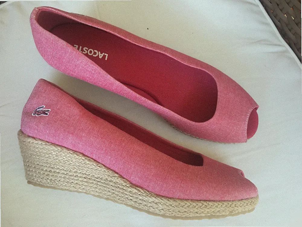 Lacoste Canvas Keilabsatz Keil-Pumps Peep Toes Rosa-Rot 40,5 UK7